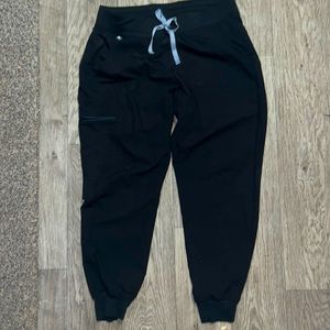 Figs scrub pants, jogger style. Size Medium petite , like new.